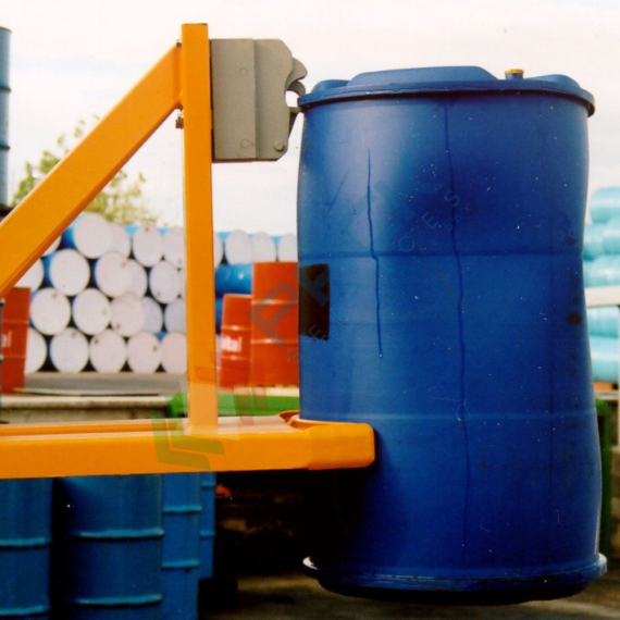 Pinza monofusto inforcabile, in acciaio verniciato, Mis. 1100 L x 600 P x 850 H mm, ideale per fusti in metallo e plastica, 3 image vendita, produzione, prezzi e offerte