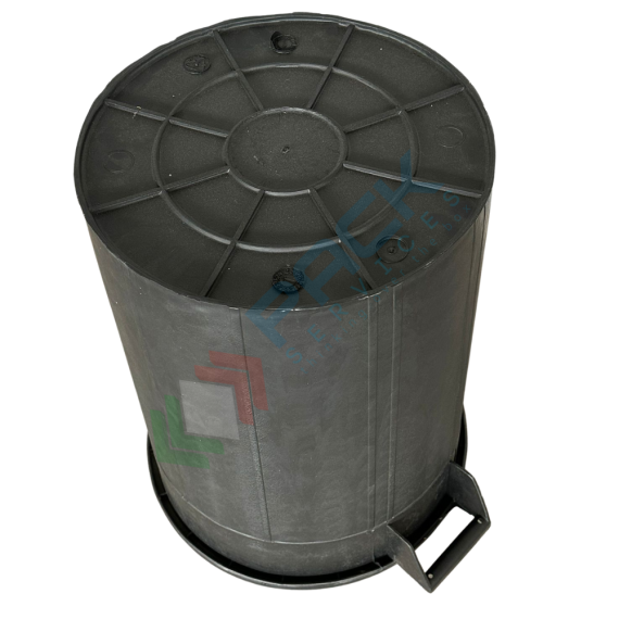 Bidone industriale in plastica (LDPE) 50 Lt, sovrapponibile e inseribile, Mis. Ø 410 x 490 H mm, colore nero (coperchio escluso), Tipologia: Bidone Industriale, Capacità: 50 Lt, Chiusura: Coperchio a Pressione, Contatto Diretto con Alimenti: NO, Colore: Nero, 6 image vendita, produzione, prezzi e offerte