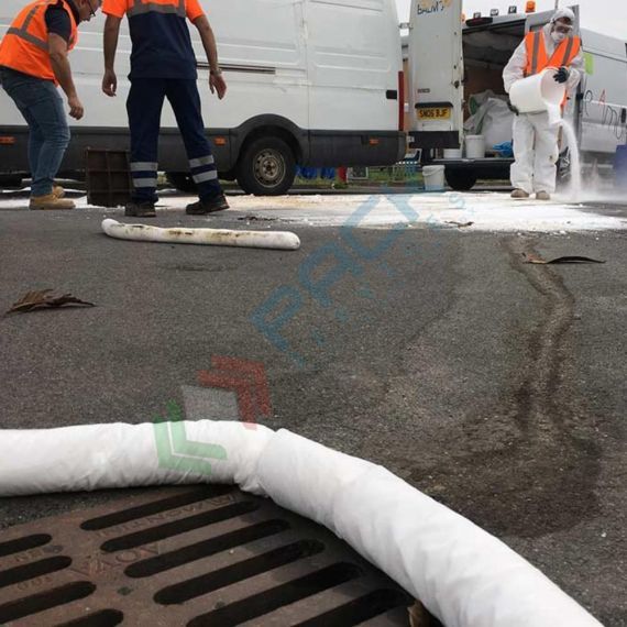 Manicotti assorbenti per oli ed idrocarburi, Mis. Ø 8 x 120 cm, capacità assorbimento per salsicciotto 2,65 Lt - totale 53 Lt, conf. 20 pz, Tipologia: Assorbenti per Oli e Idrocarburi, Modello: Manicotto, Misura: Ø 8 x 120 cm, Versione: Standard, Confezionamento: 20 Pz., Capacità di Assorbimento Conf. (Lt): 53, 7 image vendita, produzione, prezzi e offerte