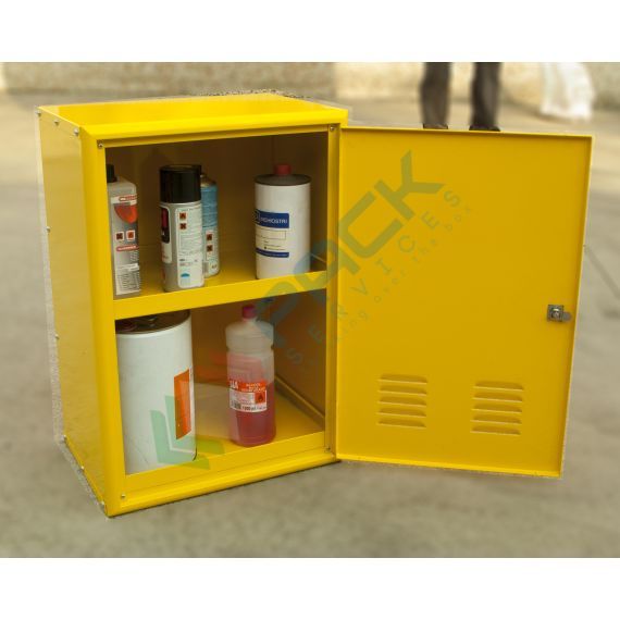 Armadio di sicurezza per lo stoccaggio e contenimento di prodotti infiammabili, 1 anta cieca, Mis. 415 L x 300 P x 600 H mm, colore giallo, Tipologia: Armadio per Infiammabili, Versione: Standard, Larghezza (cm): 41,5, Profondità (cm): 30, Altezza (cm): 60, Ante: 1 Piena - Ap. DX, Colore: Giallo, Versione Ripiani: Verniciati, 9 image vendita, produzione, prezzi e offerte