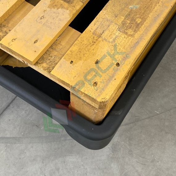 Vasca di contenimento liquidi impilabile, in plastica (PE) con griglia, ideale per 1 fusto 200 Lt, volume di raccolta 120 Lt, Mis. 1300 L x 900 P x 320 H mm, Tipologia: Vasca per Fusti, Ideale per: 1 Fusto, Versione: Inseribile, Materiale: Plastica, Volume di Raccolta (Lt): 200, 18 image vendita, produzione, prezzi e offerte