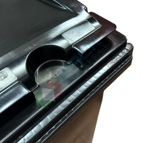 Bidone spazzatura per la raccolta differenziata rifiuti, capacità 360 Lt, certificato UNI EN 840, per uso esterno, colore nero, Tipologia: Bidone UNI EN 840, Capacità: 360 Lt, Chiusura: Coperchio a Cerniera, Versione: Standard, Colore: Nero, 7 image vendita, produzione, prezzi e offerte